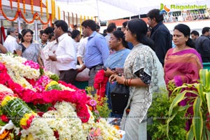 Celebrities pay homage to ANR