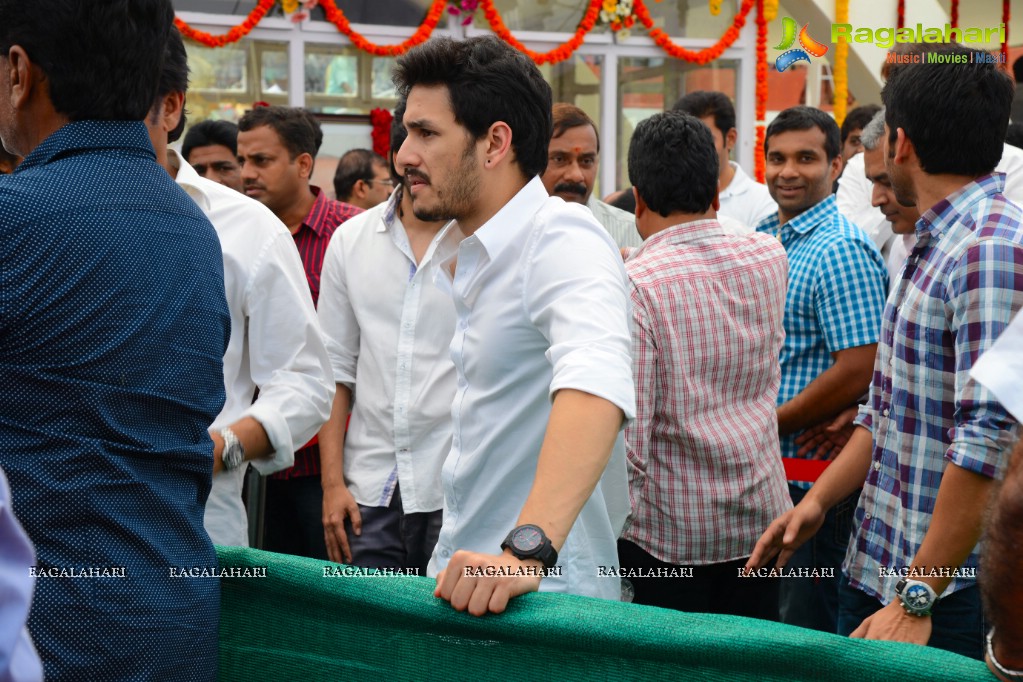 Celebrities pay homage to Dr. Akkineni Nageswara Rao