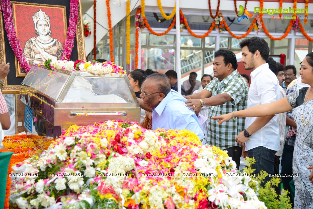 Celebrities pay homage to Dr. Akkineni Nageswara Rao