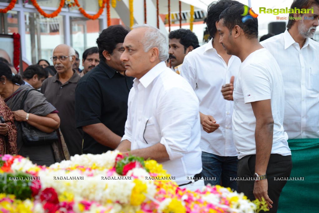 Celebrities pay homage to Dr. Akkineni Nageswara Rao