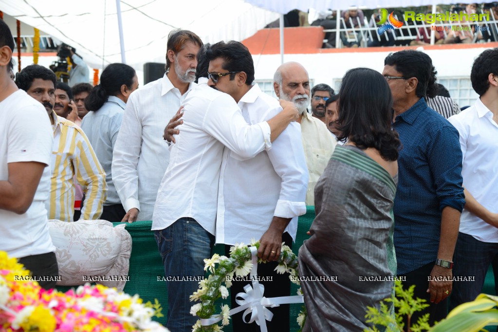 Celebrities pay homage to Dr. Akkineni Nageswara Rao