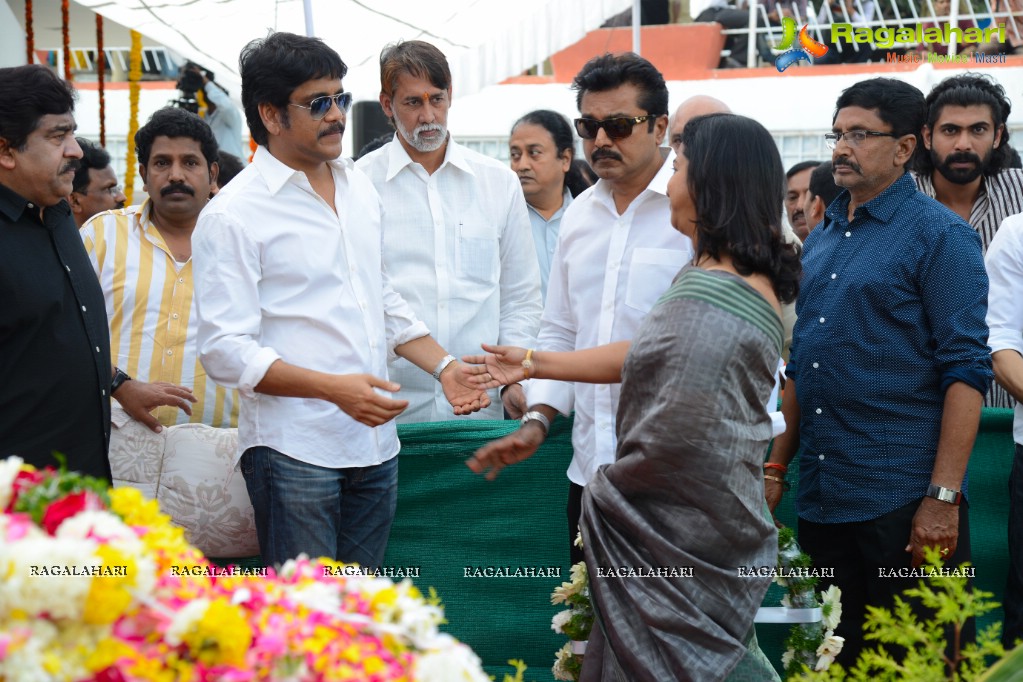 Celebrities pay homage to Dr. Akkineni Nageswara Rao