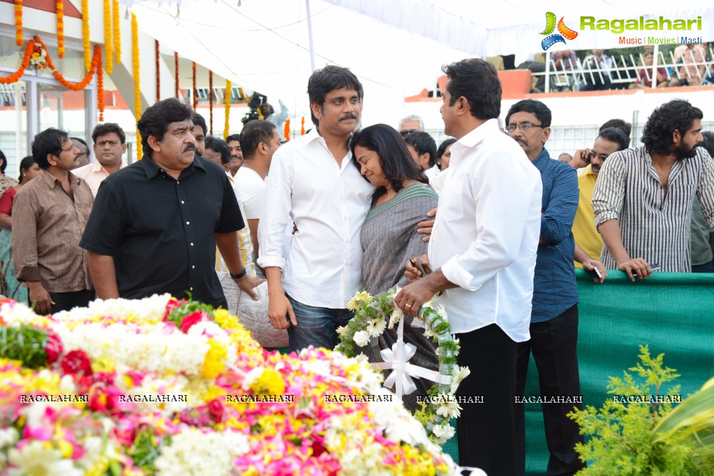 Celebrities pay homage to Dr. Akkineni Nageswara Rao