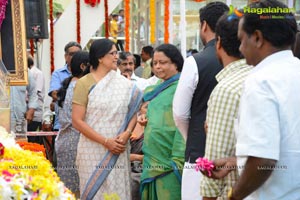 Celebrities pay homage to ANR