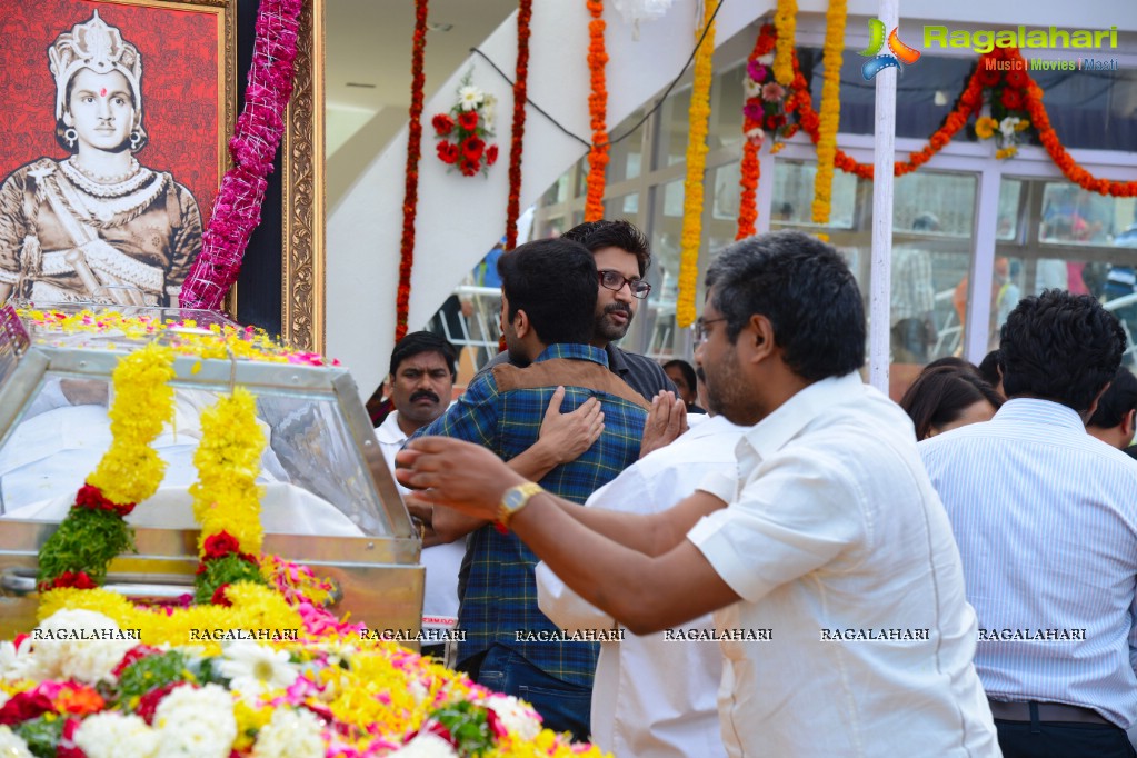 Celebrities pay homage to Dr. Akkineni Nageswara Rao