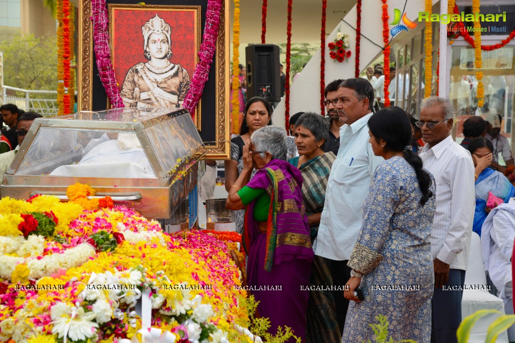 Celebrities pay homage to Dr. Akkineni Nageswara Rao