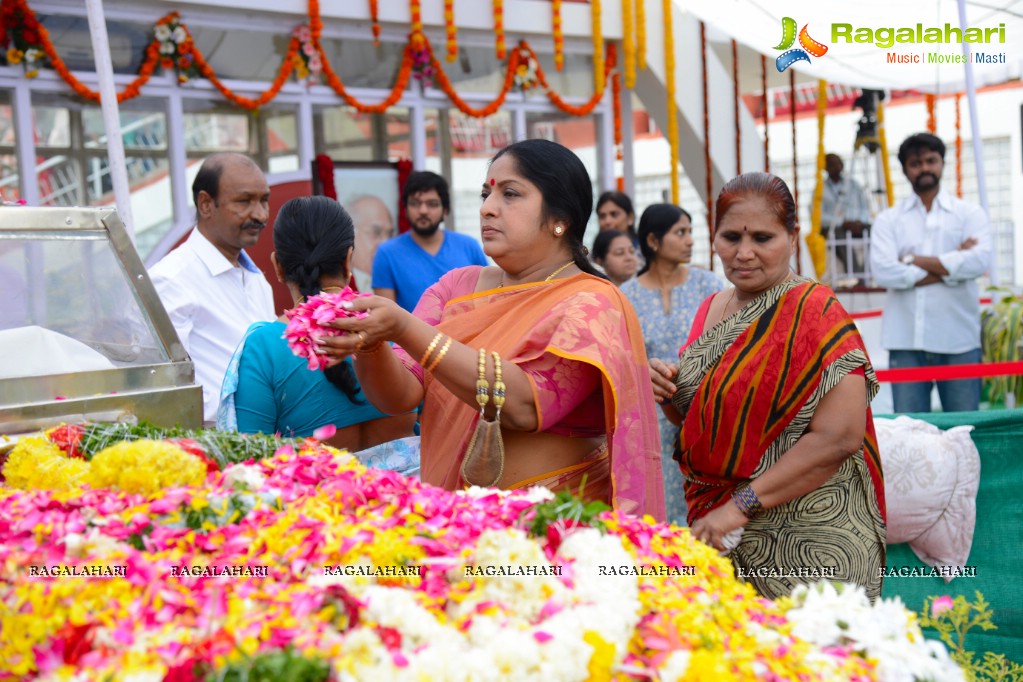 Celebrities pay homage to Dr. Akkineni Nageswara Rao