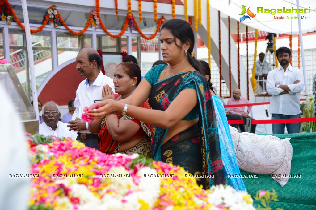 Celebrities pay homage to Dr. Akkineni Nageswara Rao