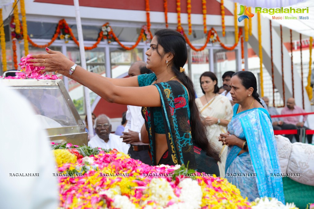 Celebrities pay homage to Dr. Akkineni Nageswara Rao