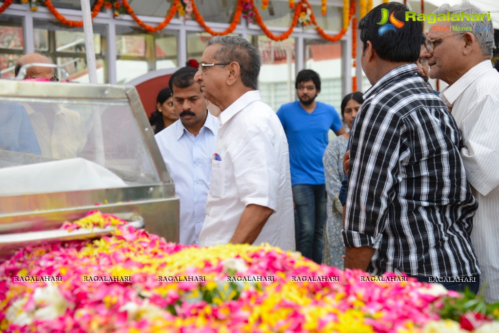 Celebrities pay homage to Dr. Akkineni Nageswara Rao