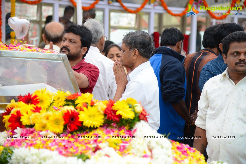 Celebrities pay homage to Dr. Akkineni Nageswara Rao