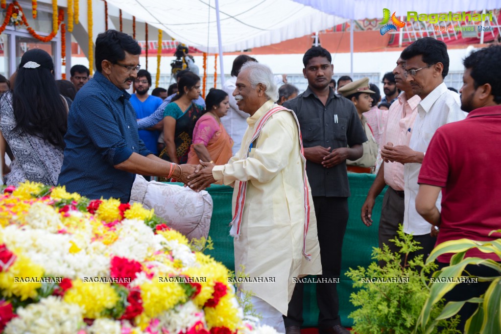 Celebrities pay homage to Dr. Akkineni Nageswara Rao