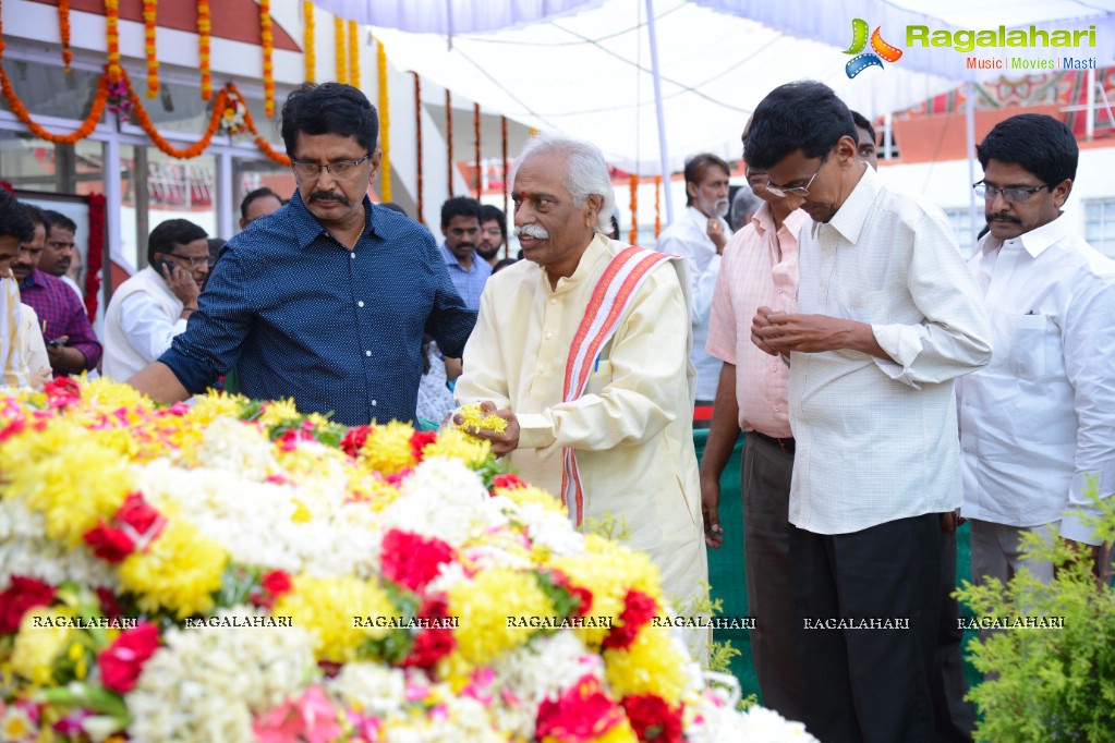 Celebrities pay homage to Dr. Akkineni Nageswara Rao