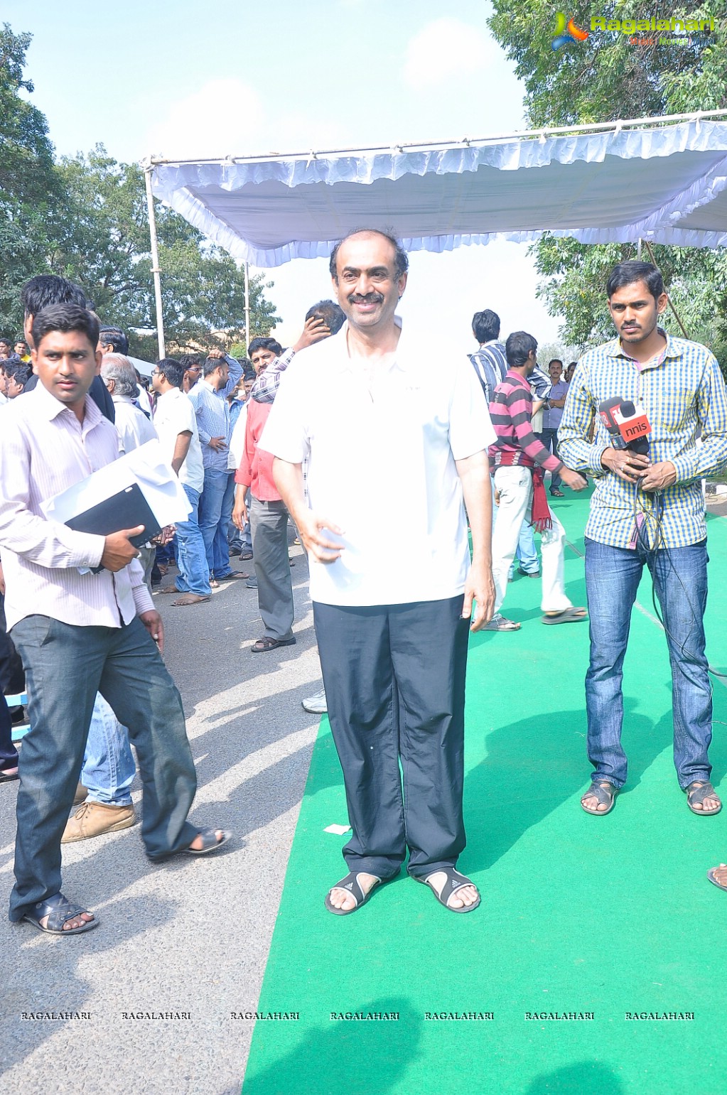 Celebrities pay homage to Dr. Akkineni Nageswara Rao