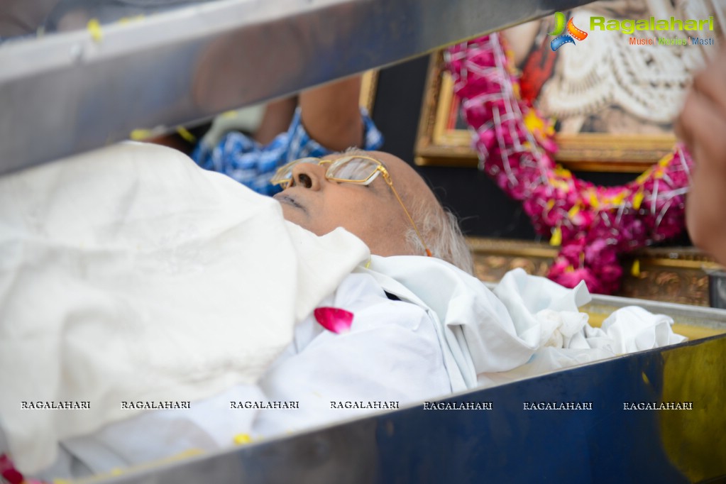 Celebrities pay homage to Dr. Akkineni Nageswara Rao