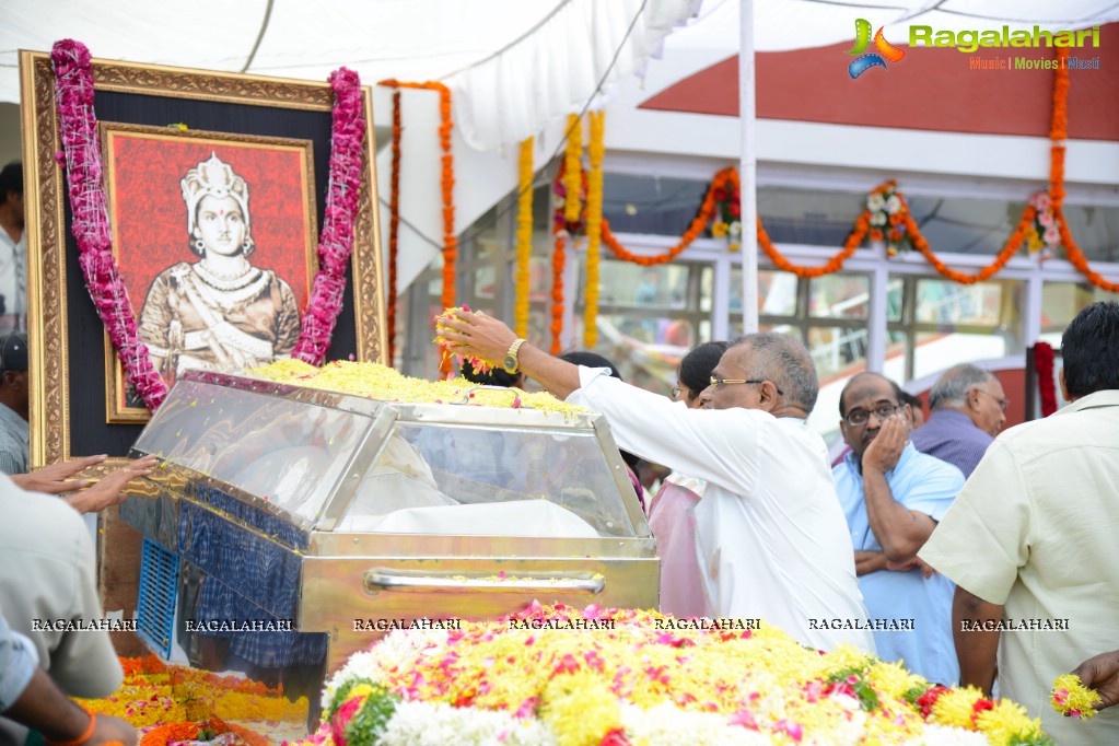 Celebrities pay homage to Dr. Akkineni Nageswara Rao