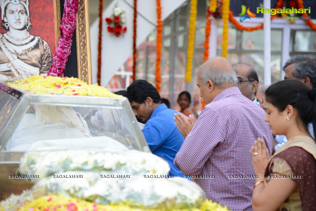 Celebrities pay homage to Dr. Akkineni Nageswara Rao