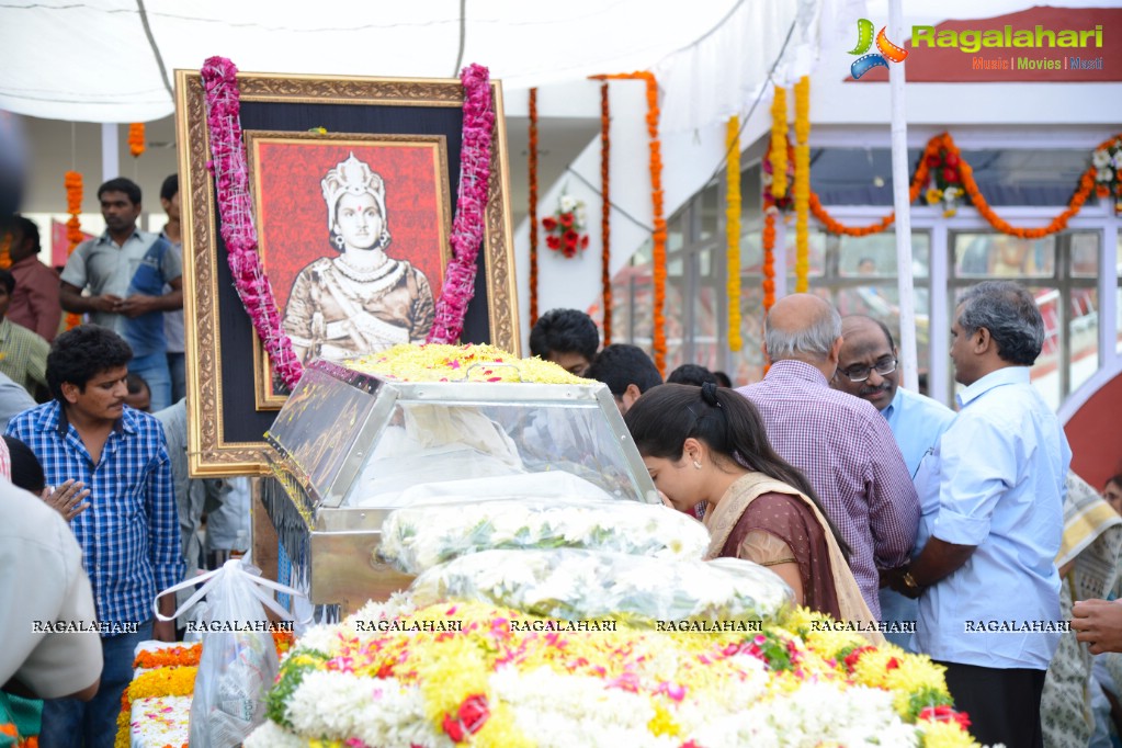 Celebrities pay homage to Dr. Akkineni Nageswara Rao