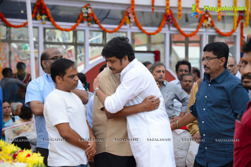 Celebrities pay homage to Dr. Akkineni Nageswara Rao