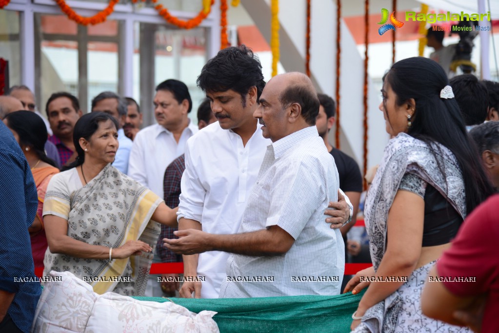 Celebrities pay homage to Dr. Akkineni Nageswara Rao