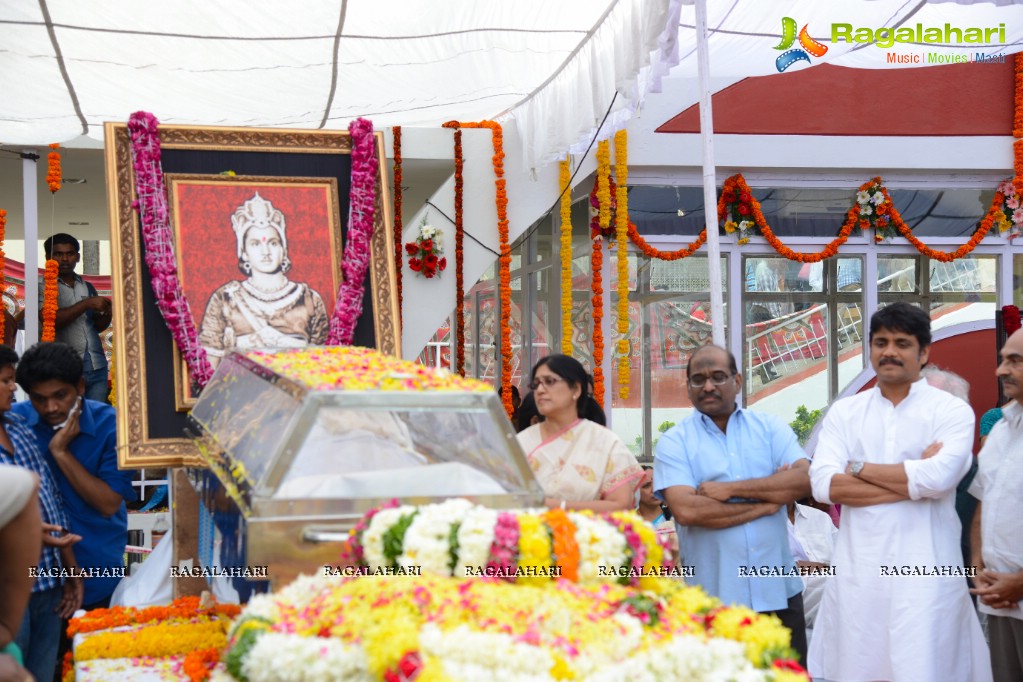 Celebrities pay homage to Dr. Akkineni Nageswara Rao