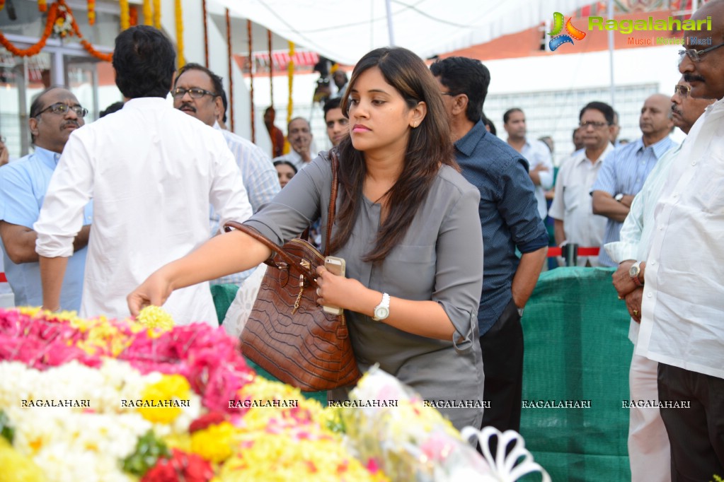 Celebrities pay homage to Dr. Akkineni Nageswara Rao