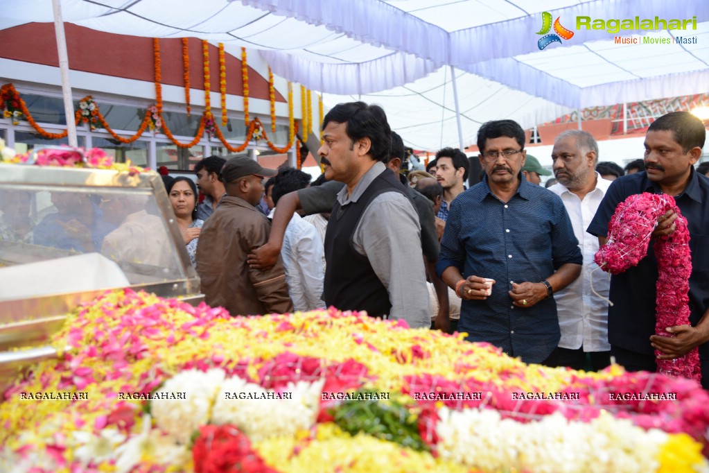 Celebrities pay homage to Dr. Akkineni Nageswara Rao