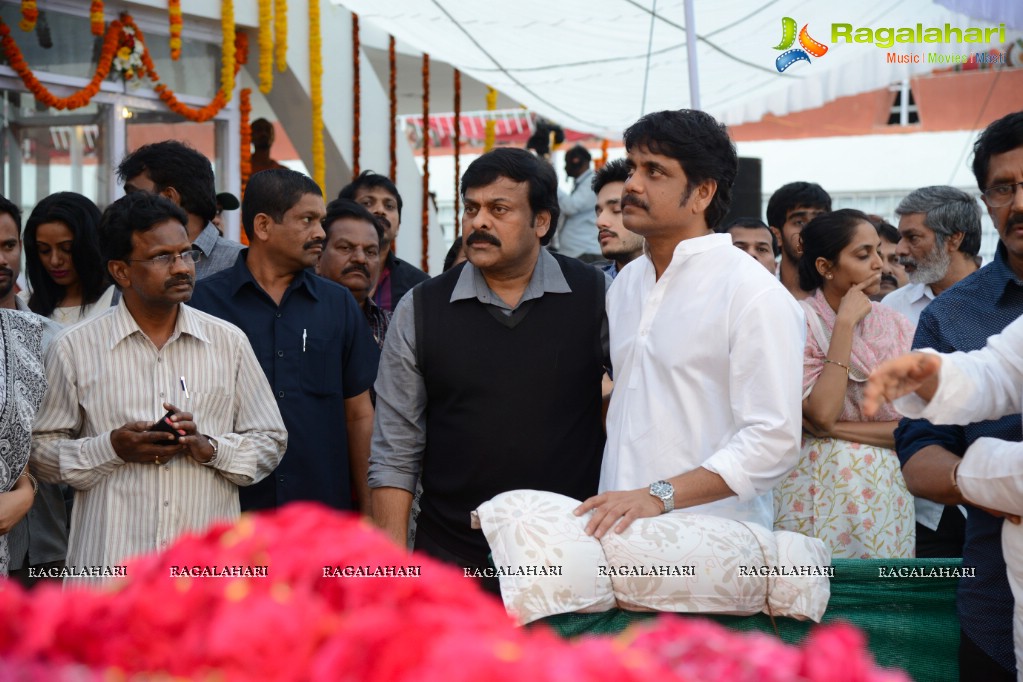 Celebrities pay homage to Dr. Akkineni Nageswara Rao