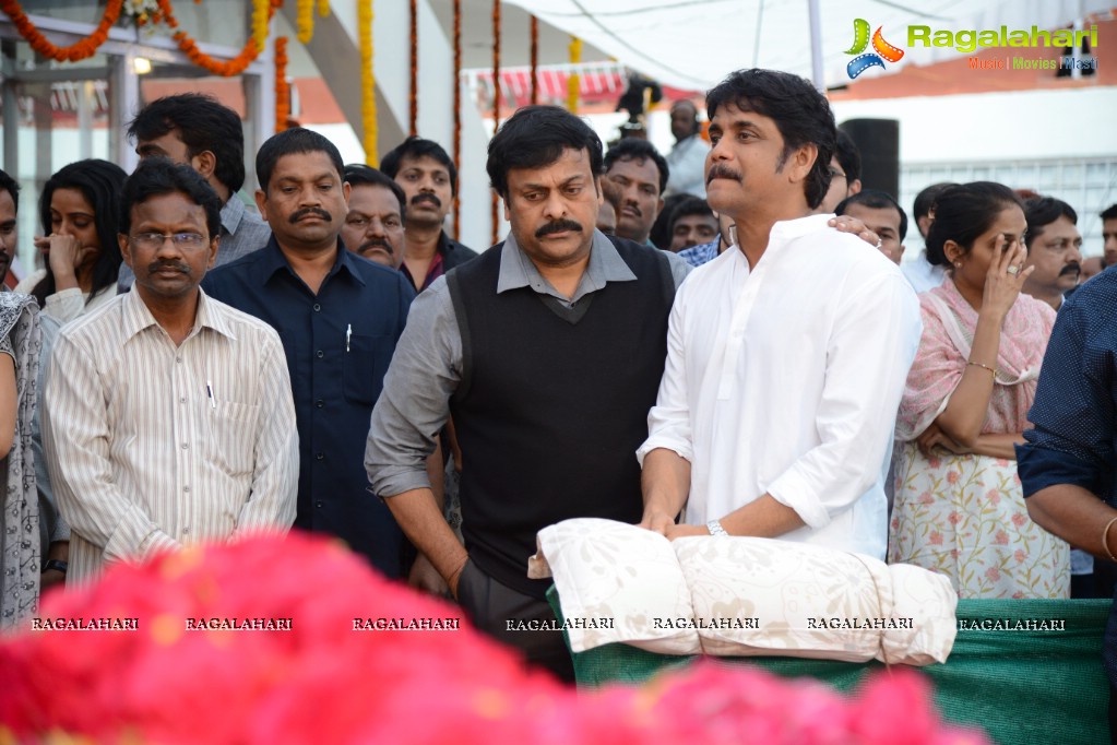 Celebrities pay homage to Dr. Akkineni Nageswara Rao