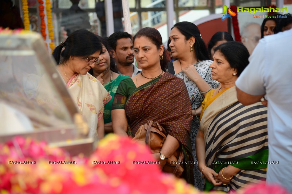 Celebrities pay homage to Dr. Akkineni Nageswara Rao