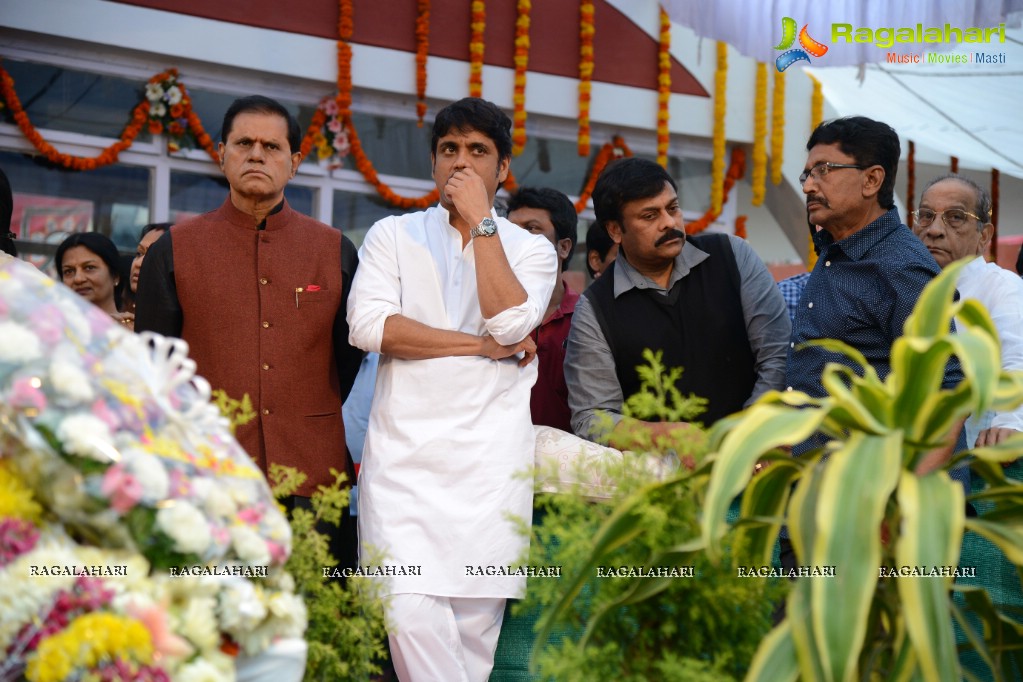 Celebrities pay homage to Dr. Akkineni Nageswara Rao