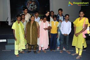 Minugurulu Event with Shriya