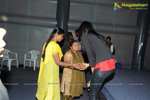 Minugurulu Event with Shriya