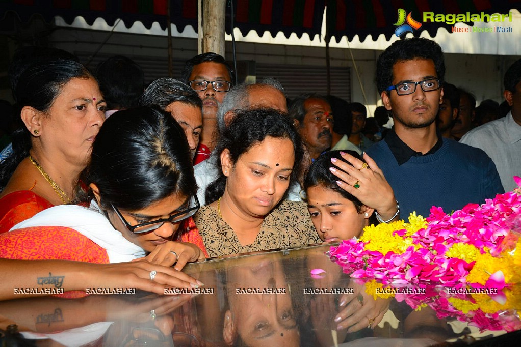 Celebrities pay homage to Uday Kiran