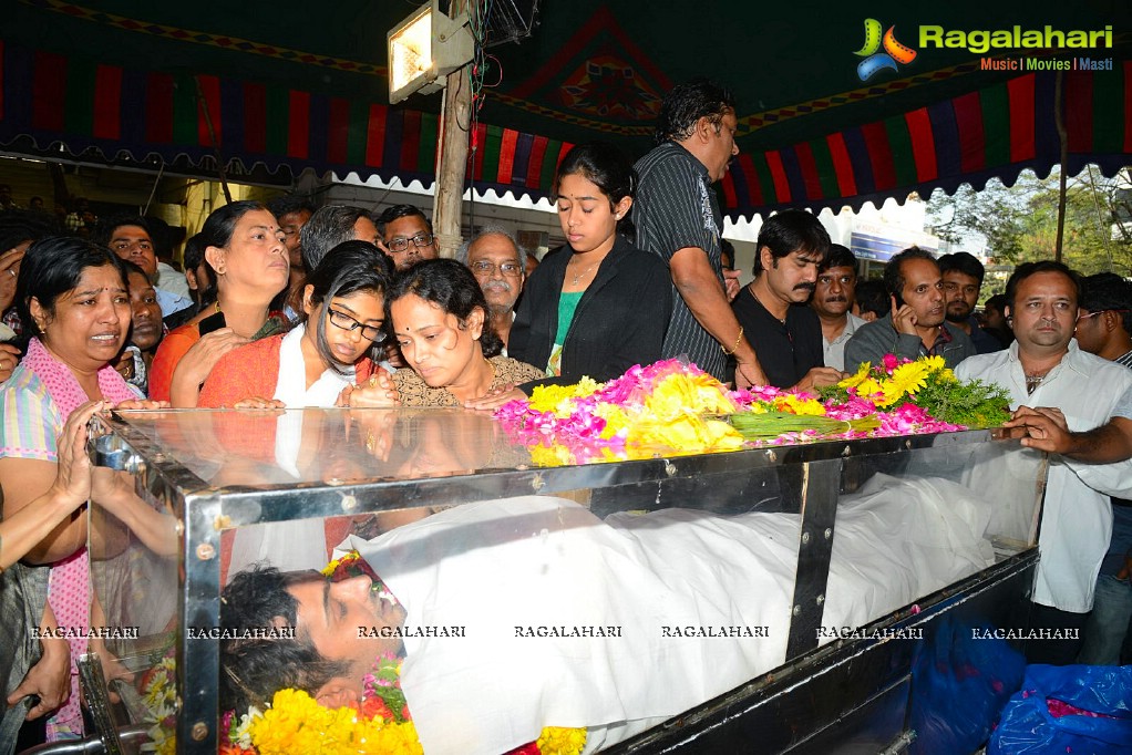 Celebrities pay homage to Uday Kiran