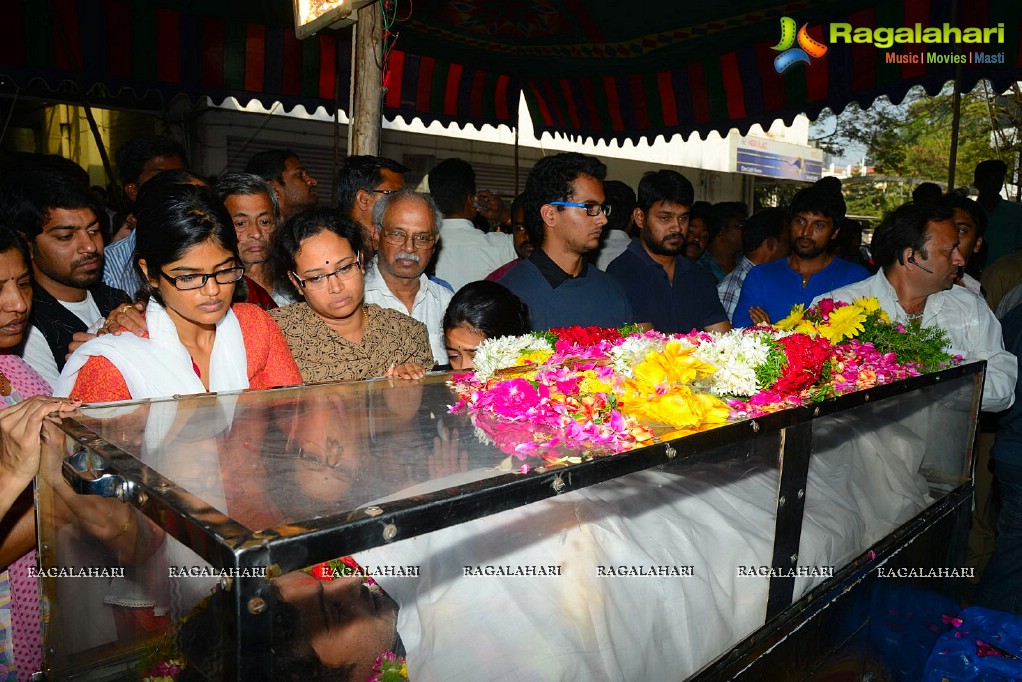 Celebrities pay homage to Uday Kiran