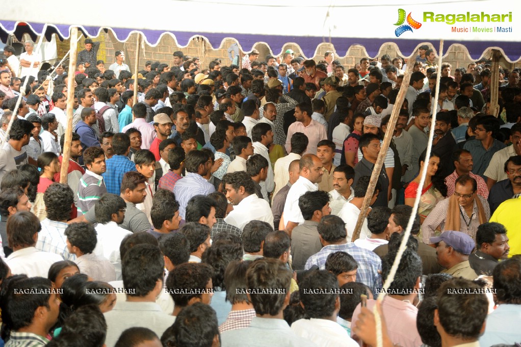 Celebrities pay homage to Uday Kiran