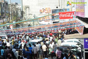 Yevadu Hungama Photos