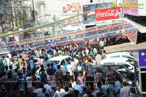 Yevadu Hungama Photos