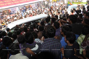 Yevadu Hungama Photos