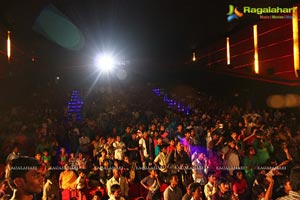 Yevadu Rajahmundry Geetha Apsara Theater