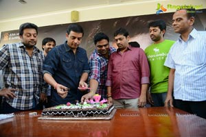 Yevadu Success Meet Photos