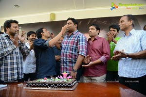 Yevadu Success Meet Photos