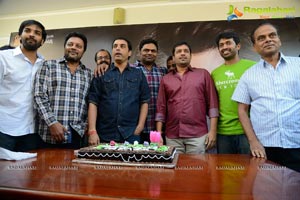 Yevadu Success Meet Photos