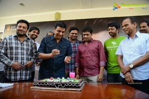 Yevadu Success Meet Photos