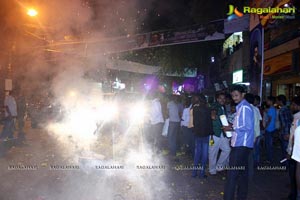 Yevadu Vijayawada Raj Theatre