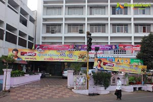 Yevadu Vijayawada Swarna Palace