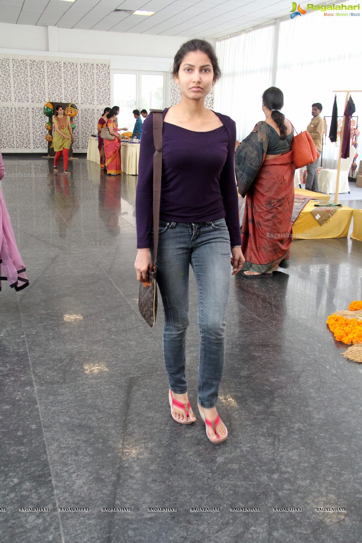 Shilpa Reddy inaugurates Aakruthi Vastra at N Convention, Hyderabad