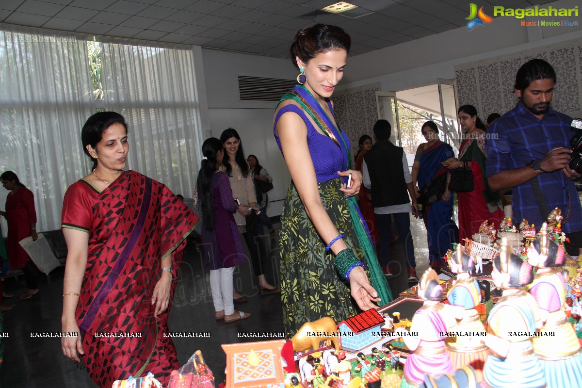 Shilpa Reddy inaugurates Aakruthi Vastra at N Convention, Hyderabad