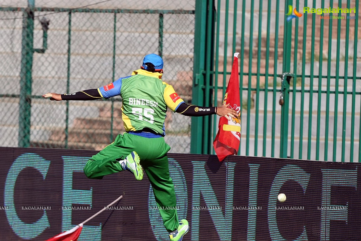 CCL 4: Kerala Strikers Vs Telugu Warriors